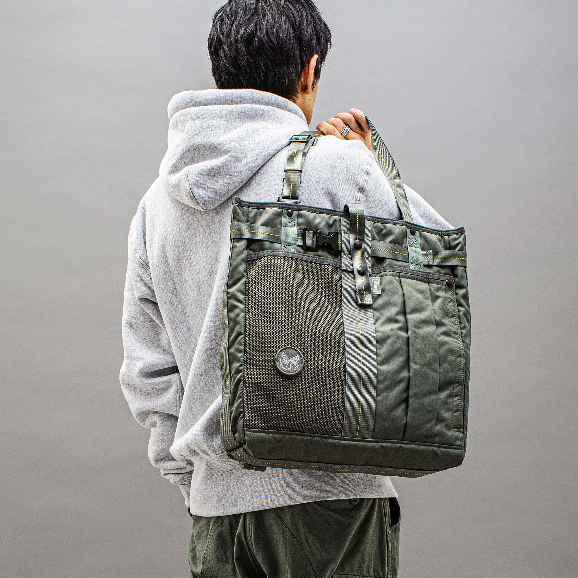 公式】HARVEST LABEL Edition 30 FLYER'S reflection HELMET BAG