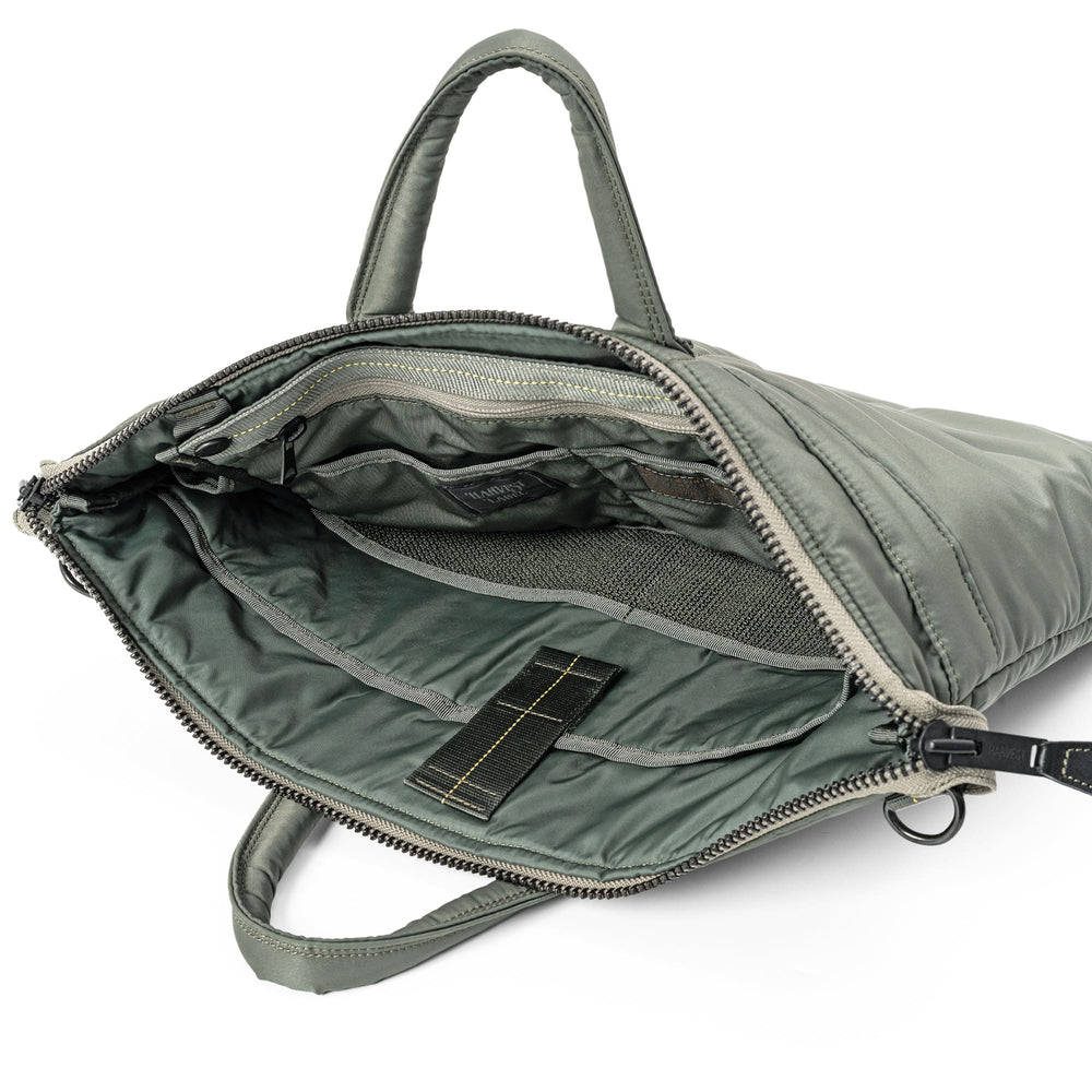 
                      
                        【Edition 30】【数量限定】FLYER’S reflection HELMET BAG トート M HRF-0140N
                      
                    