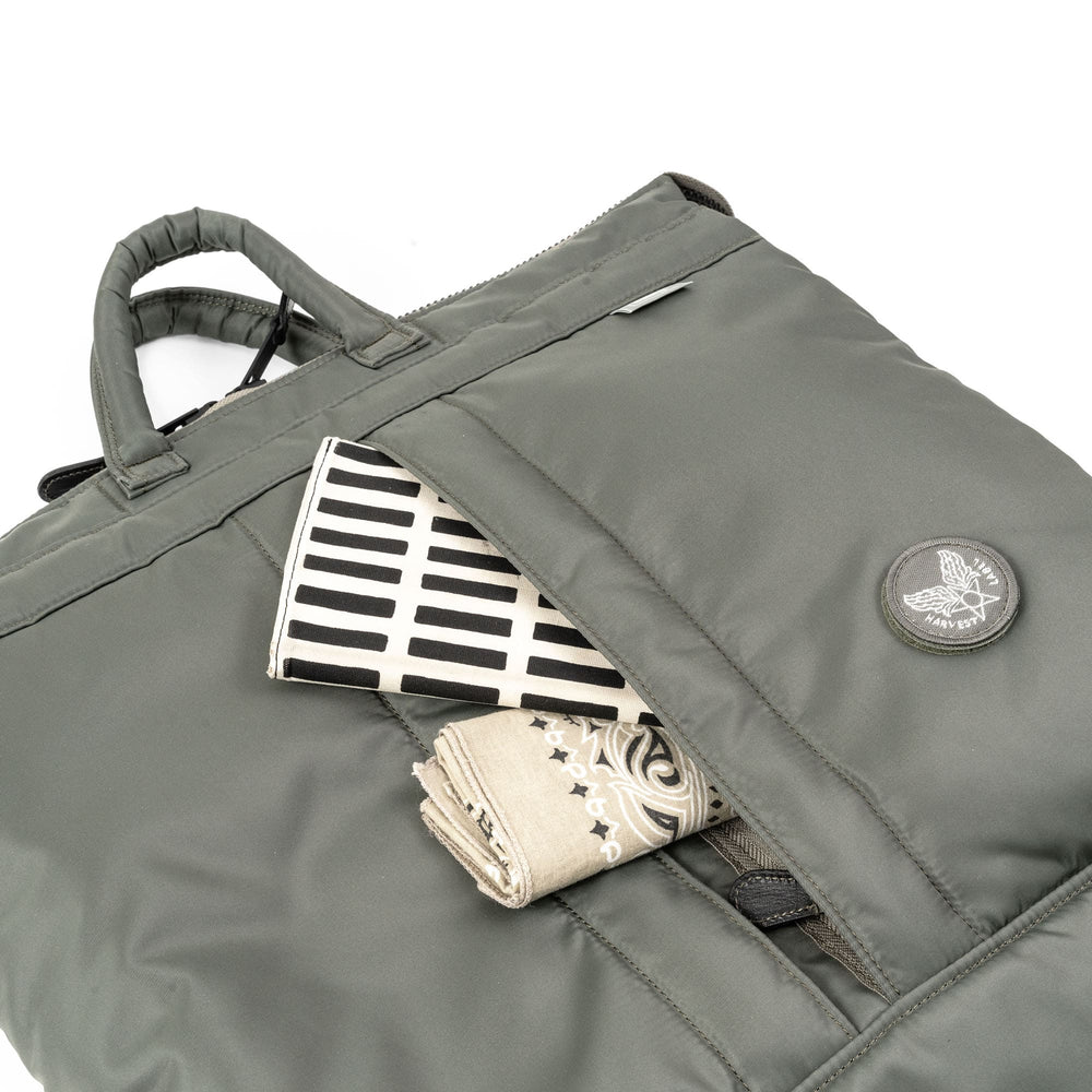 
                      
                        【Edition 30】【数量限定】FLYER’S reflection HELMET BAG トート M HRF-0140N
                      
                    