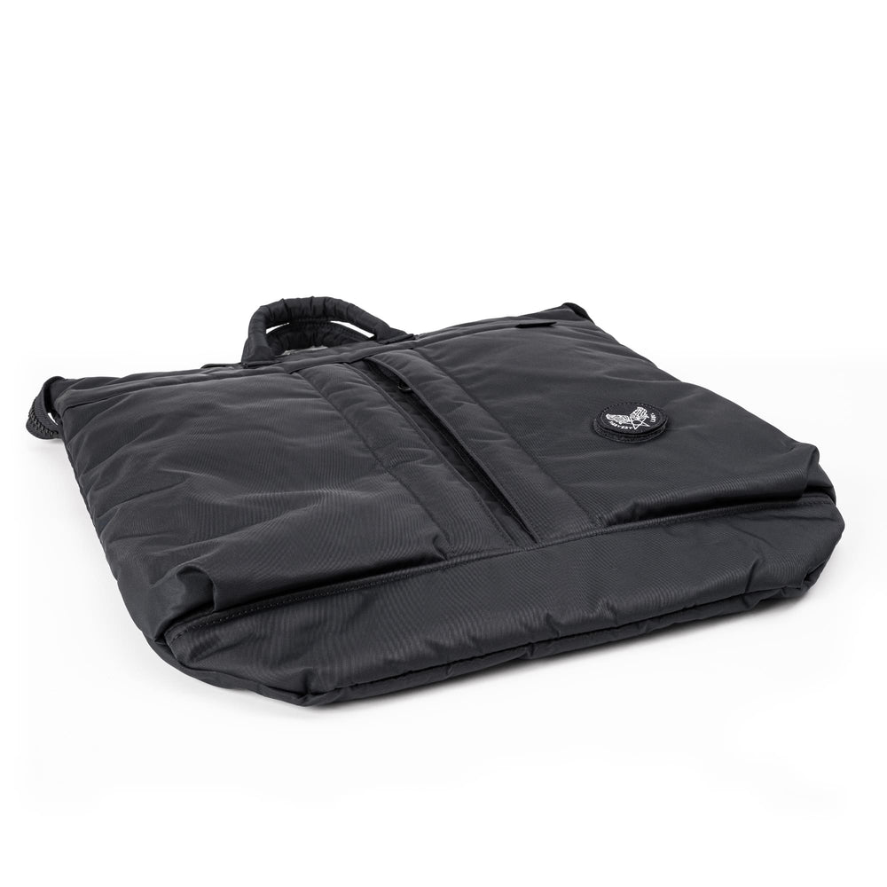 
                      
                        【30周年モデル】【数量限定】FLYER’S reflection HELMET BAG トート L  HRF-0141N
                      
                    