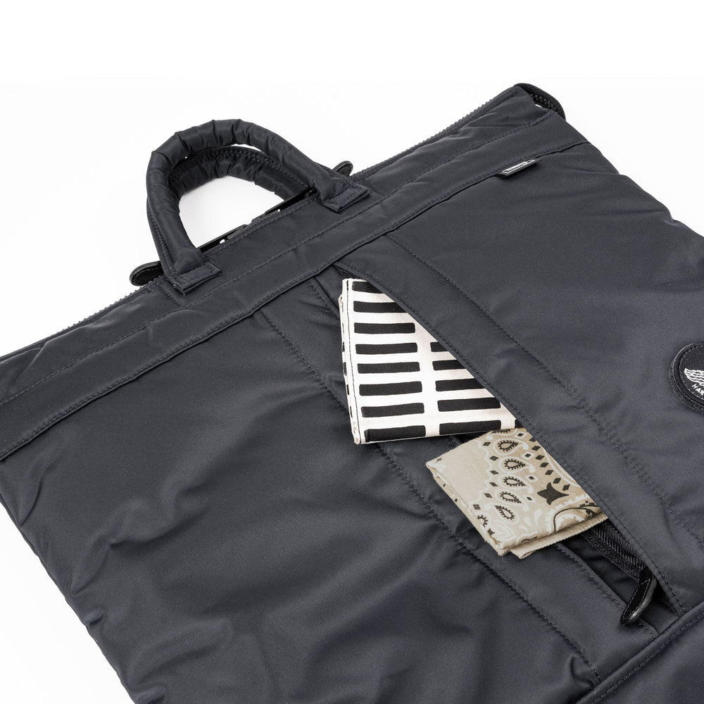 
                      
                        【30周年モデル】【数量限定】FLYER’S reflection HELMET BAG トート L  HRF-0141N
                      
                    