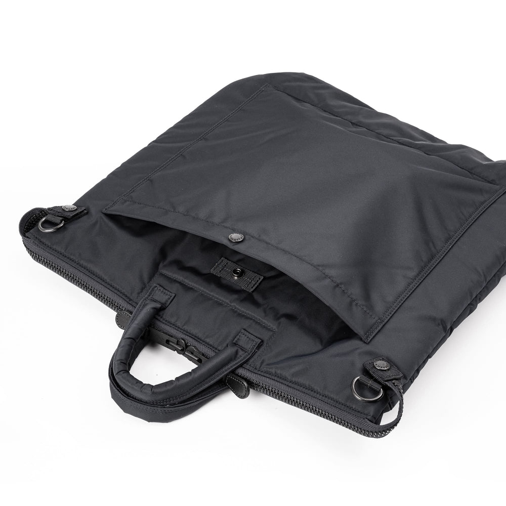 
                      
                        【30周年モデル】【数量限定】FLYER’S reflection HELMET BAG トート L  HRF-0141N
                      
                    